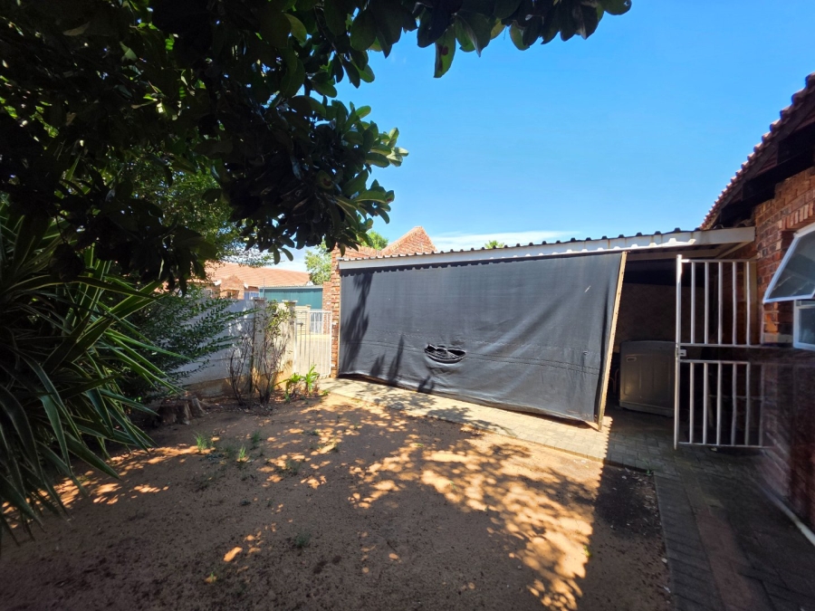 2 Bedroom Property for Sale in Fleurdal Free State